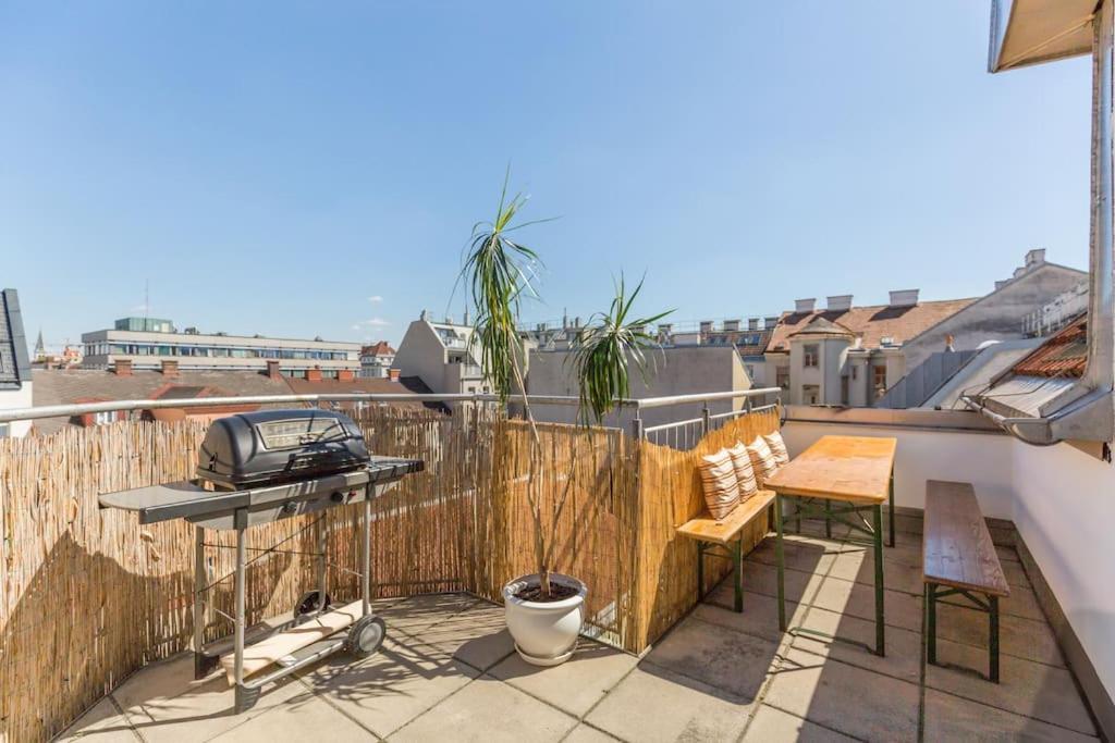 Modern Colonial Style, Central, Rooftop, Bbq 비엔나 외부 사진